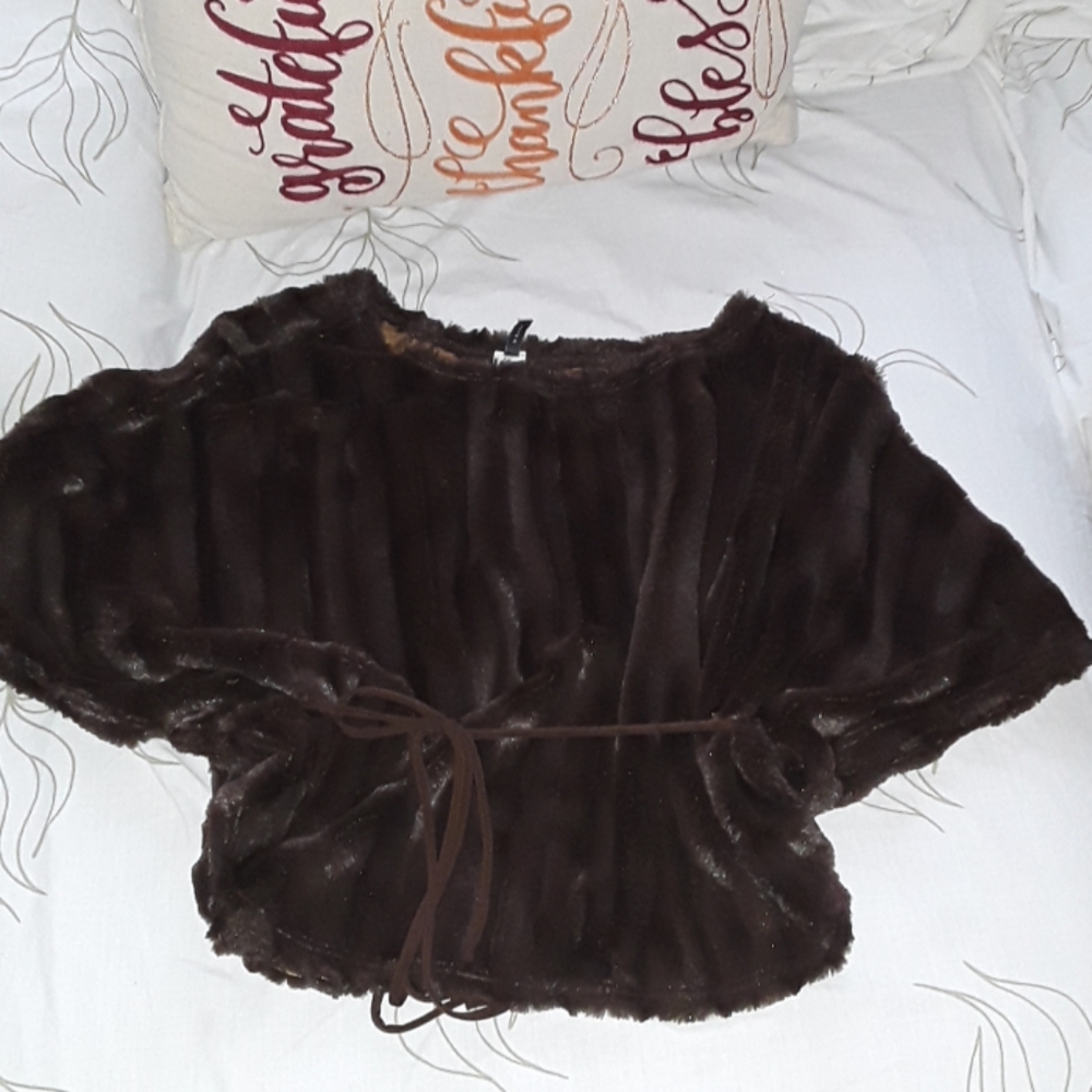 VOICE Faux fur shortsleeve top
